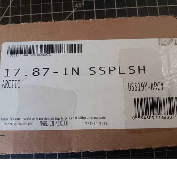 Solid Surface Resin Vanity Sidesplash in Arctic 17-7/8"W x 3/4"D x 2-3/8"H - Picture 5 of 6